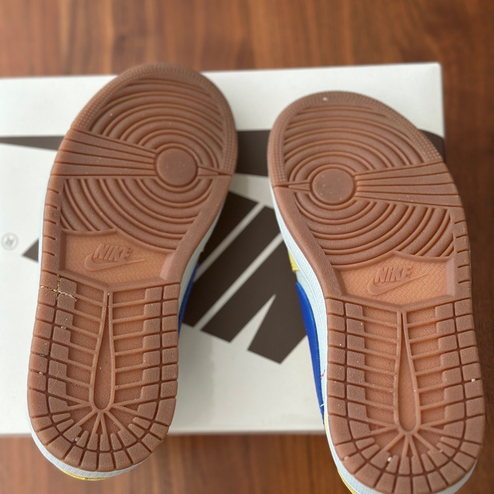 Nike Travis Scott x Air Jordan 1 Retro Low OG Womens - Picture 9 of 12